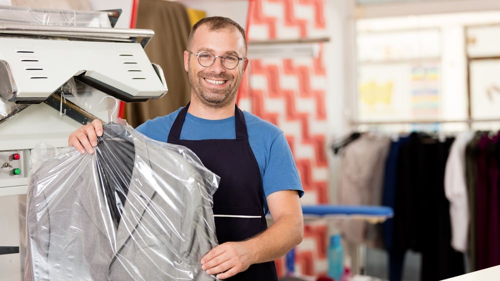 Mannelijke strijkhulp